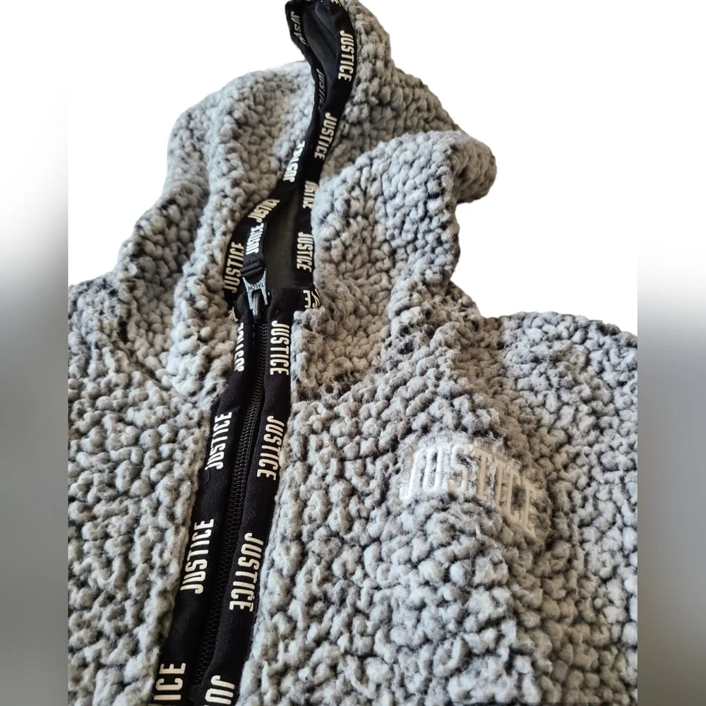 JUSTICE | CHILDRENS GRAY FLEECE JACKET HOODIE WITH FRONT POCKET | SIZE 6/7